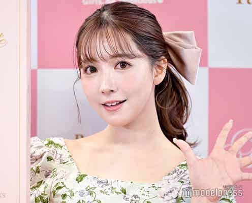 三上悠亜、バルーンスカートで美脚見せ「女神」「デニムコーデも好き」と反響