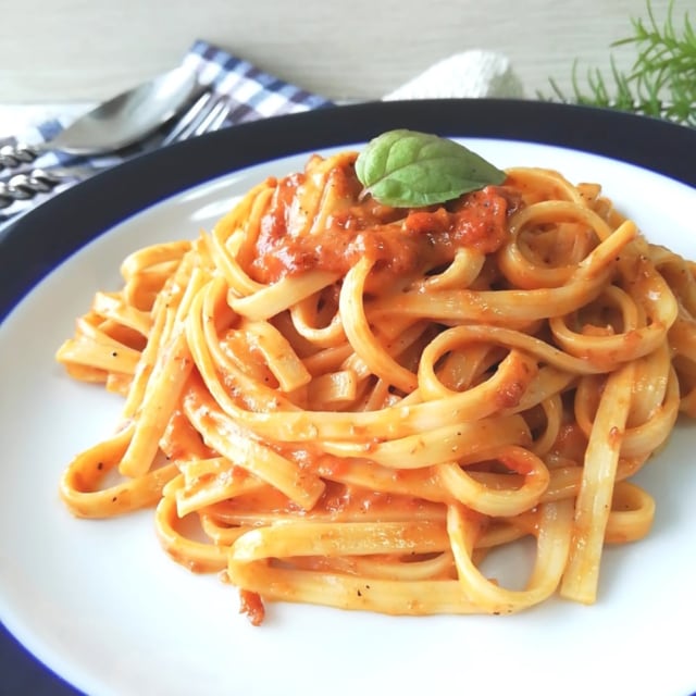 カルディのエビクリームパスタソースを絡めたパスタ