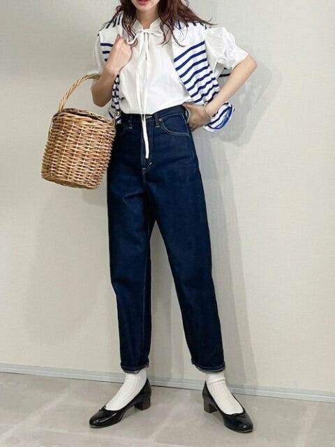デニム　コーデ　きれいめカジュアル