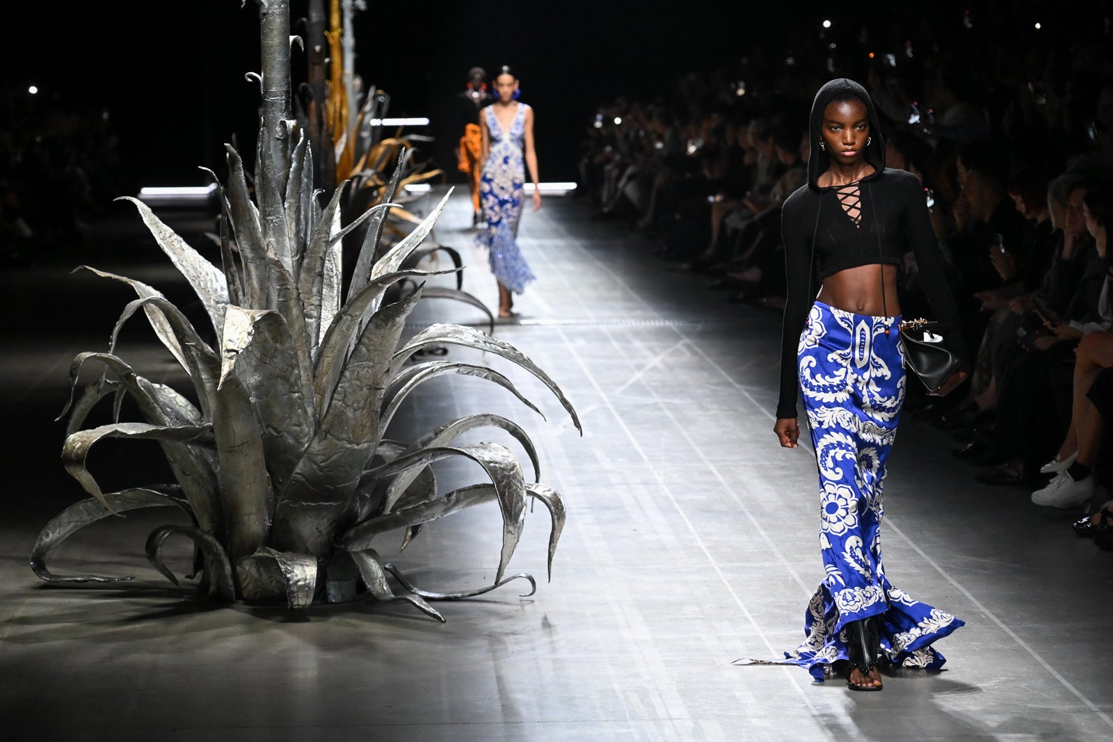 エトロ2025春夏ウィメンズコレクションショー（提供写真）