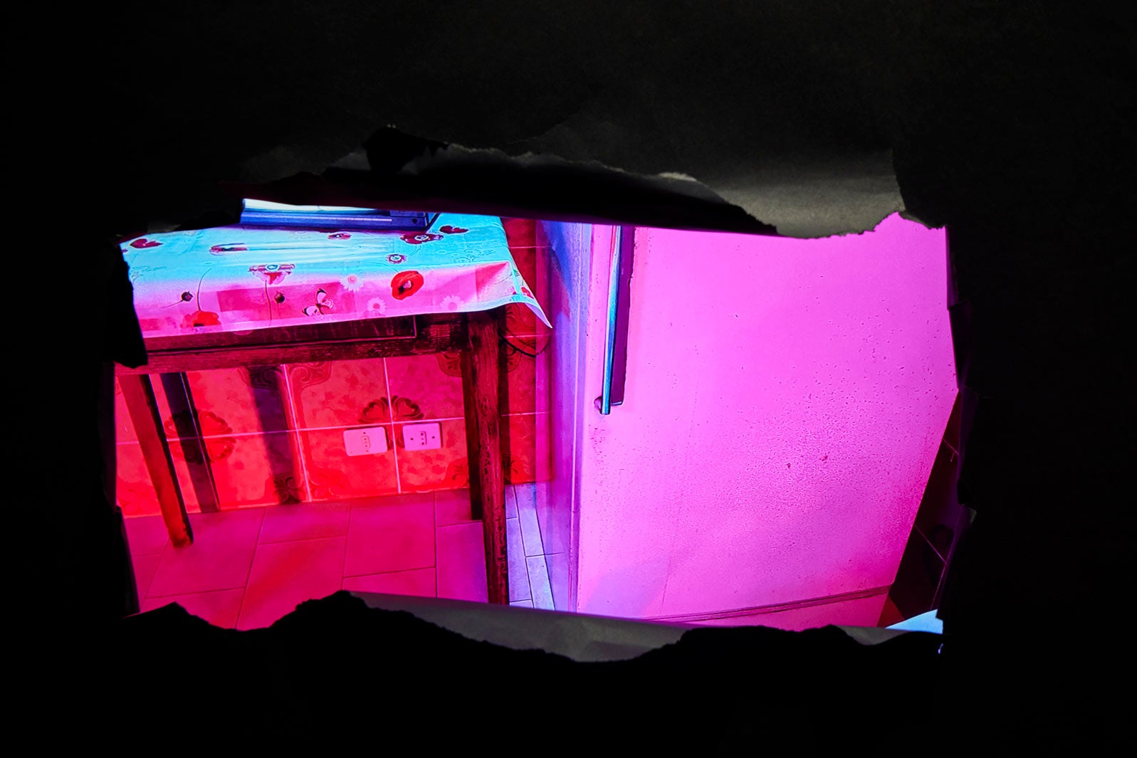 「TOUCH OF CRUDE」ショースペース（提供写真）