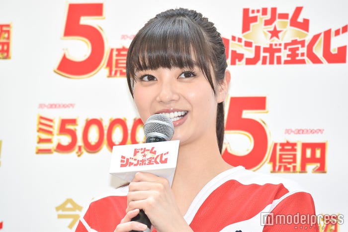 新川優愛 (C)モデルプレス