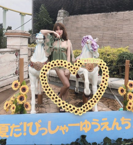 小嶋陽菜、スラリ美脚際立つSEXYショットに絶賛の声続出