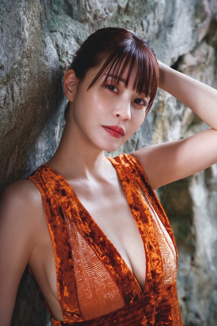 岸明日香 写真集『Trajectory』より（撮影：榊原裕一／ワニブックス刊）