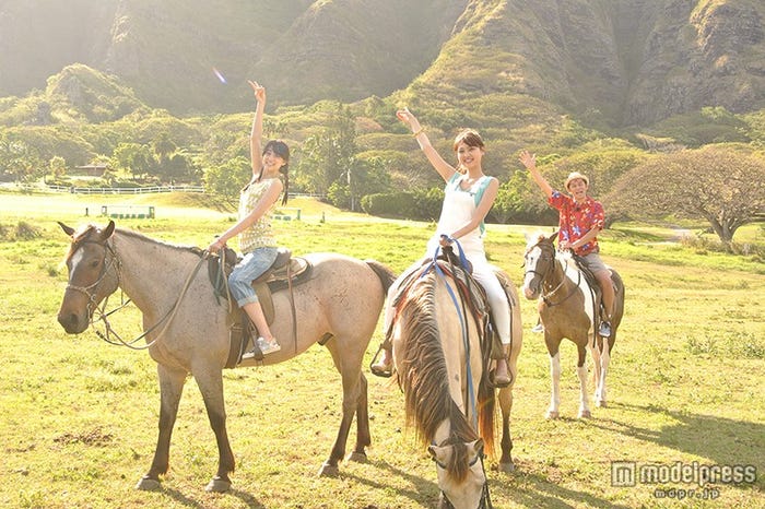 松元絵里花、乗馬に初挑戦/5月6日放送「ぶら旅ハワイ!山本美月が楽しむホノルルスペシャル」より