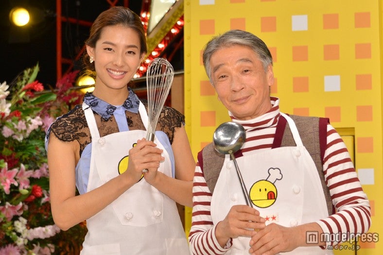 堺正章（右）とすみれ（左）