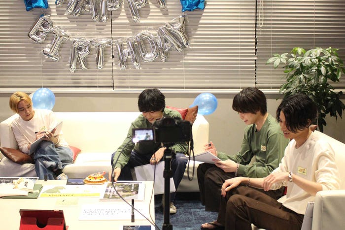 (左から)松岡広大、鈴木仁、兵頭功海、渡邊圭祐(提供写真)