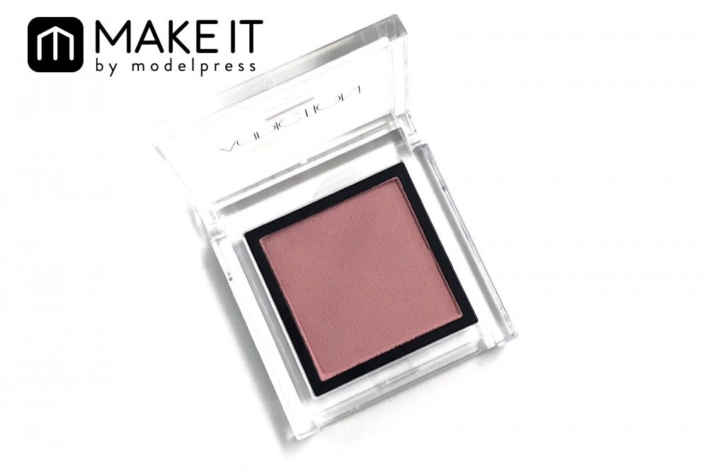 ADDICTION／ザ アイシャドウ／141 Strawberry Moon／2,000円（税抜） (C)メイクイット