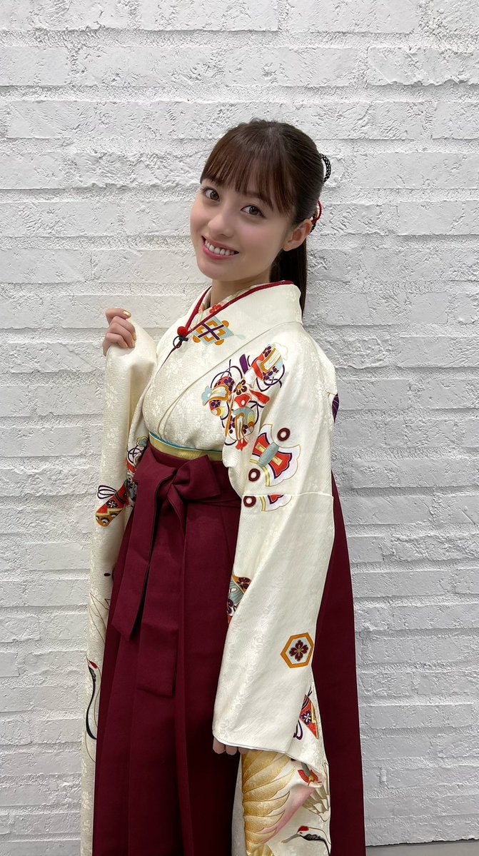 橋本環奈、華やか和服姿で新年の挨拶「今年は私にとって挑戦の年」