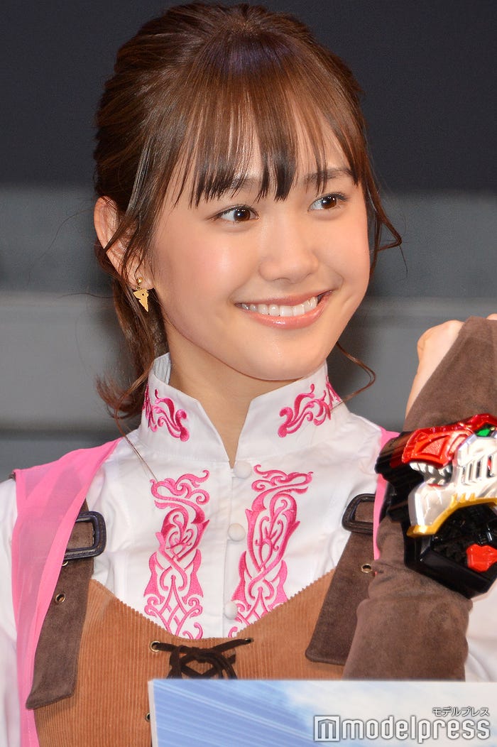 尾碕真花(C)モデルプレス