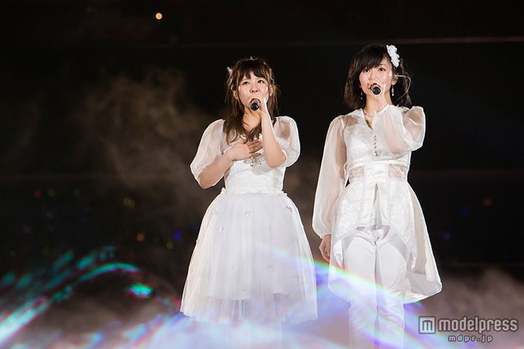 Nmb48山本彩 山田菜々 純白衣装で熱唱にファン熱狂 新たな試みも発表 モデルプレス Nmb48山本彩 山田菜々 純白衣装で熱唱にファン熱狂 新たな試みも発表 モデルプレス