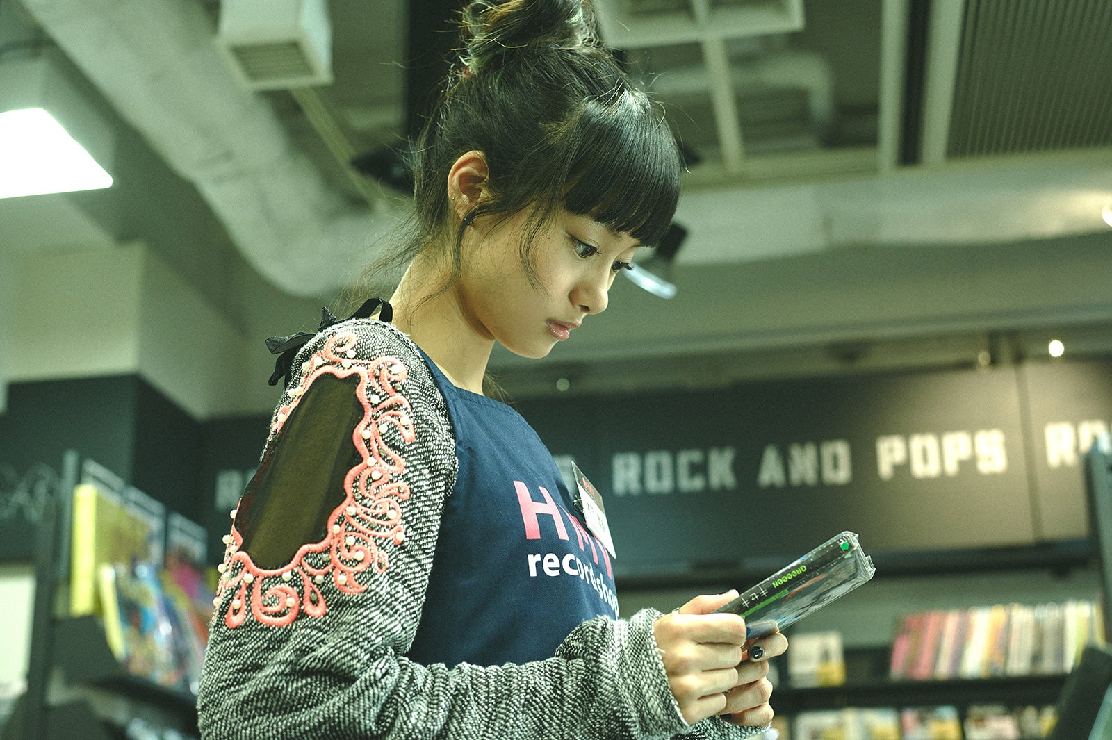 忽那汐里（C）2017「キセキ ーあの日のソビトー」製作委員会