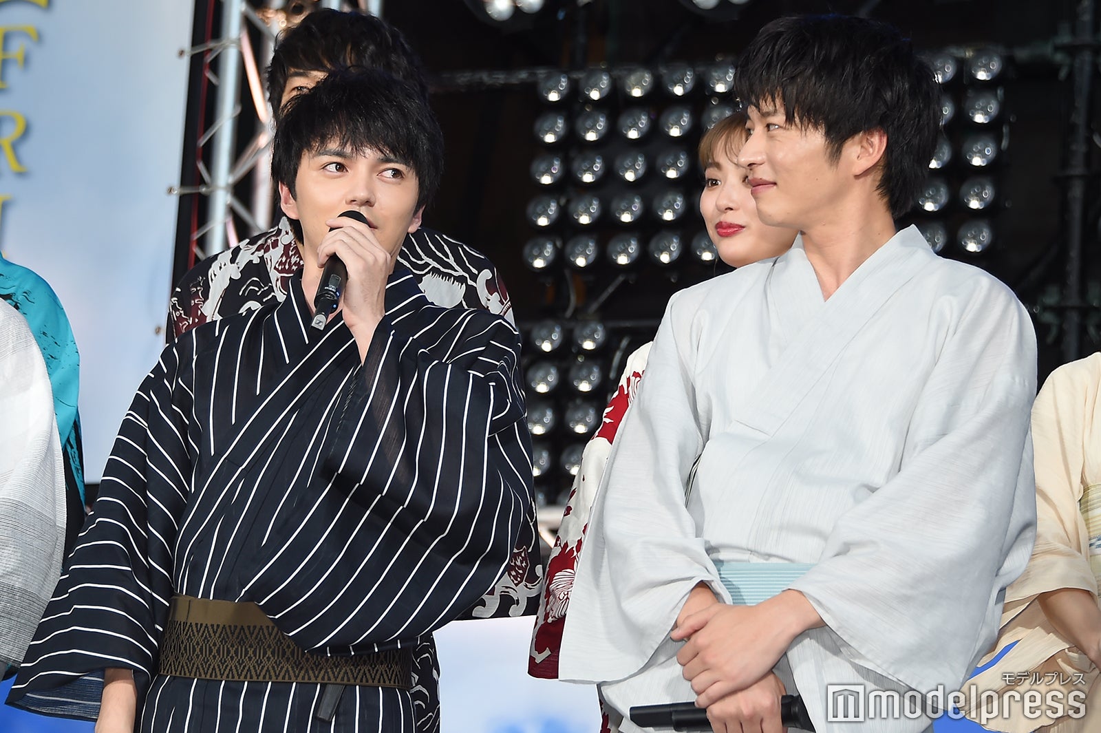 仲良し林遣都＆田中圭（C）モデルプレス