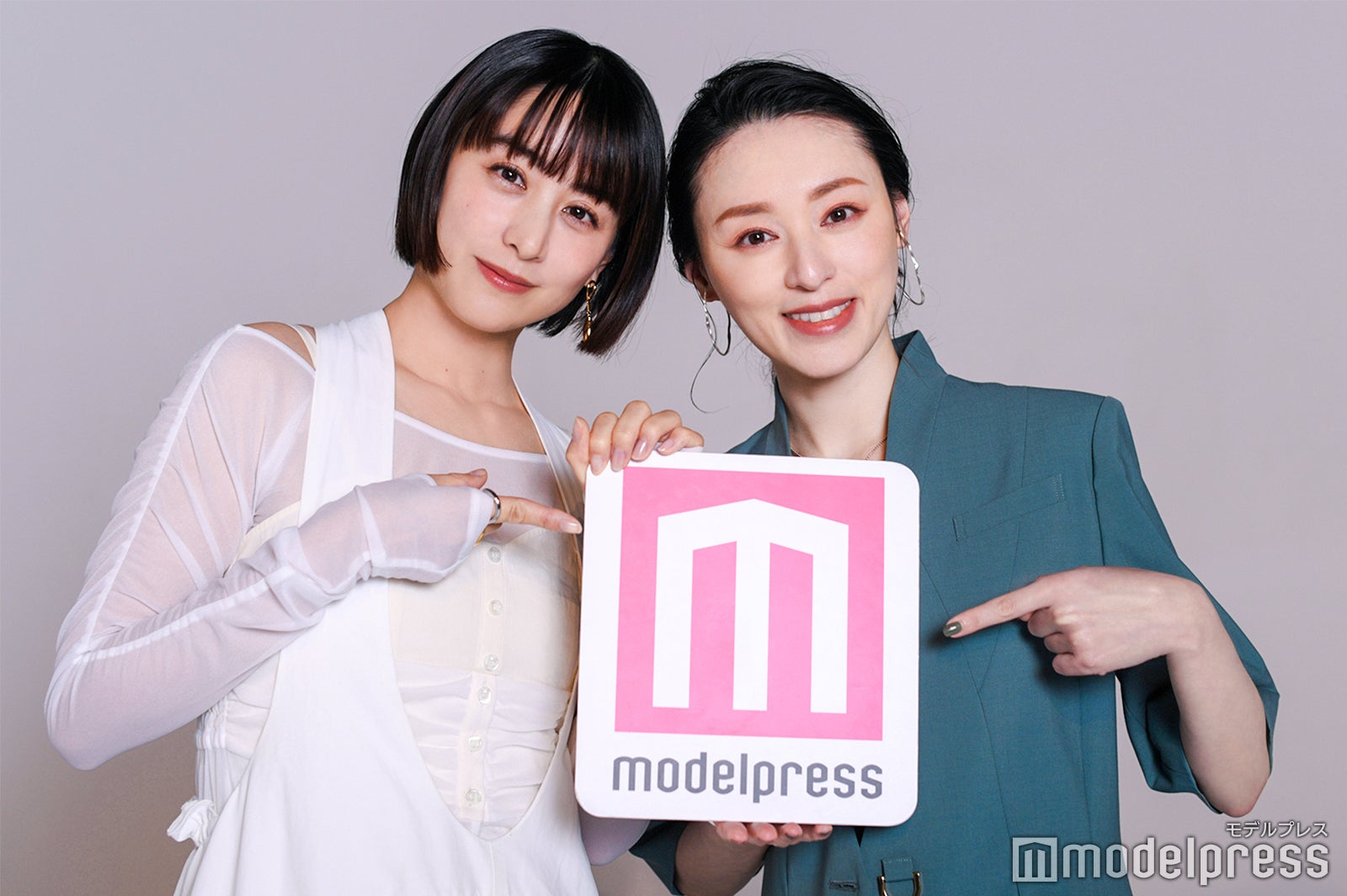 山本美月、栗山千明（C）モデルプレス