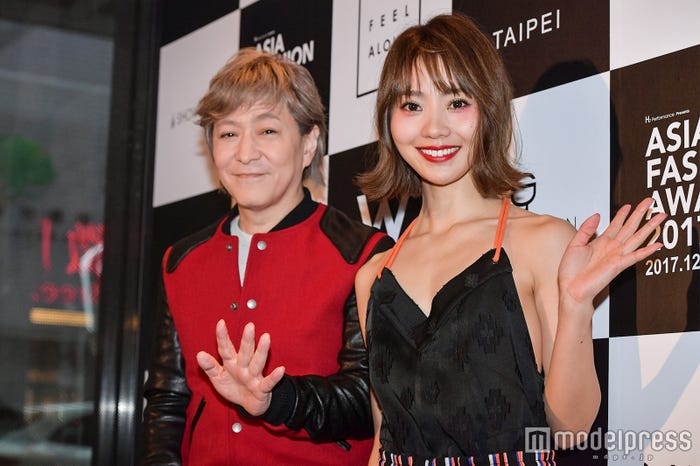 小室哲哉、池端レイナ(C)モデルプレス