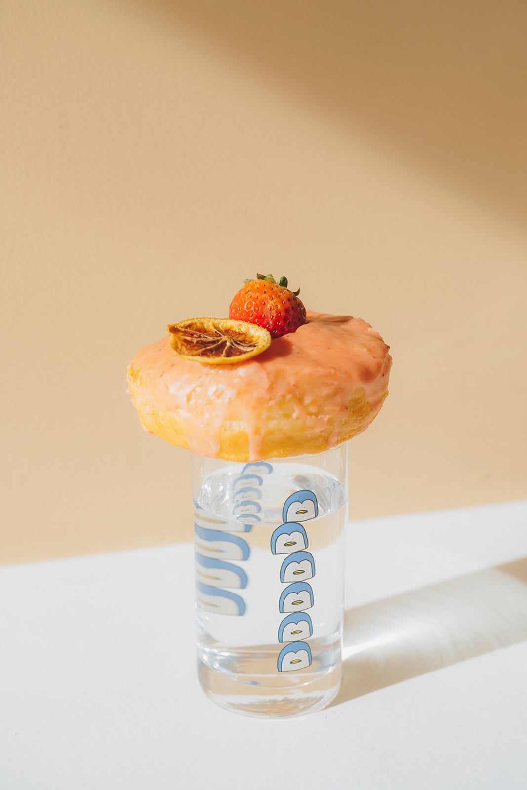 なえなのオフィシャルグッズ「あぶない！ごぺんタワーグラス」（提供写真）