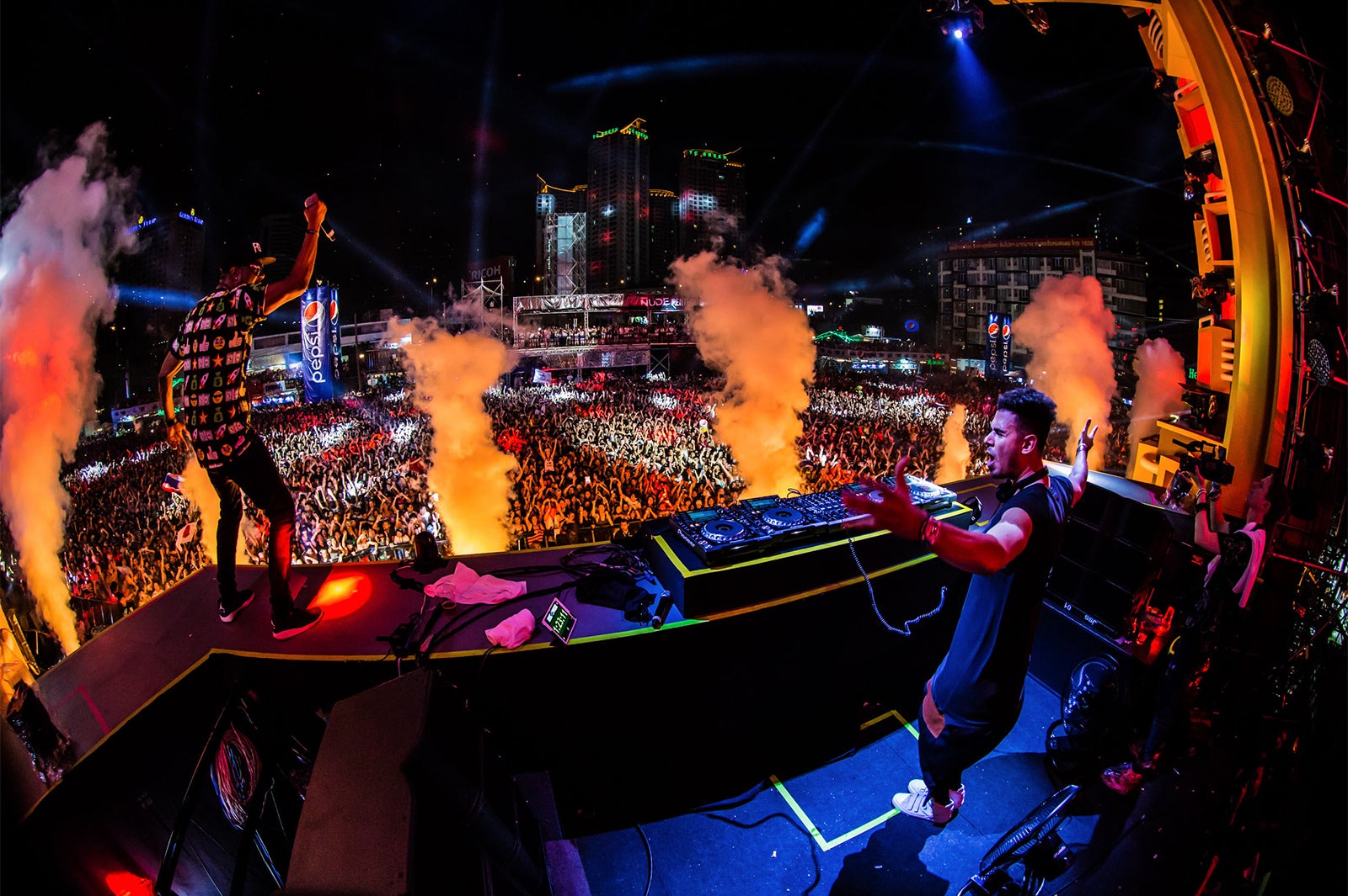 Afrojack／パフォーマンスの様子