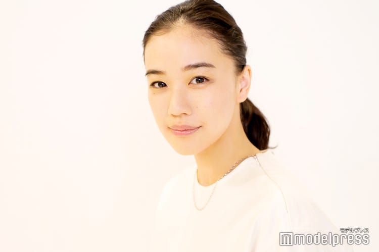 蒼井優 高橋一生とのラブシーンは 背中で演じた 夫に言えない秘密はある にも回答 ロマンスドール インタビュー モデルプレス 蒼井優 高橋一生とのラブシーンは 背中で演じた 夫に言えない秘密はある にも回答 ロマンスドール インタビュー モデルプレス