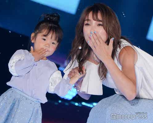 木下優樹菜、次女・茉叶菜ちゃんと親子で登場 ガルアワ史上最年少ランウェイに「可愛い」の大歓声<GirlsAward 2018 S/S >