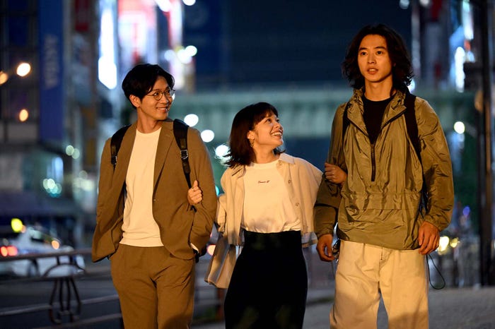 松下洸平、岸井ゆきの、山崎賢人 「アトムの童」第2話より(C)TBS