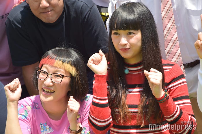 スパイク松浦志穂、小川暖奈 (C)モデルプレス