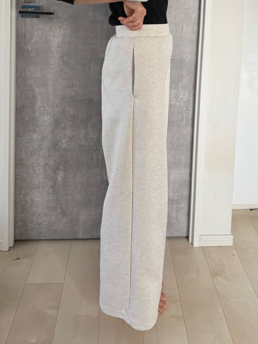 ユニクロスウェットストレートパンツ　Mサイズ丈感　サイドシルエット