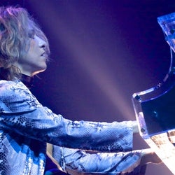 X JAPAN・YOSHIKI、手術直後のリハビリで日米の認識の違いが浮き彫りに。「体を動かすように…」