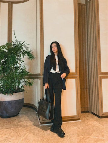 Koki,、洗練ジャケット×パンツコーデ披露 抜群スタイル際立つ最新ショット