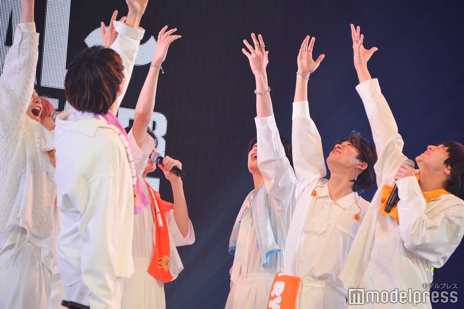 8LOOM（C）モデルプレス