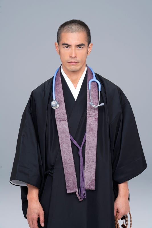 伊藤英明/「病室で念仏を唱えないでください」より(C)TBS