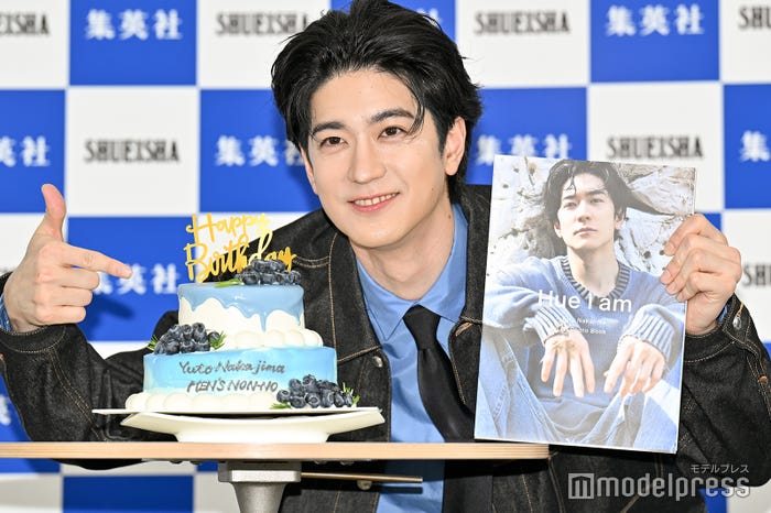 サプライズでお祝いしてもらった中島裕翔(C)モデルプレス