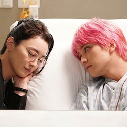 瀬戸利樹、眠る仲間由紀恵に甘い眼差し…!?杏は姉から口実作りに協力を仰がれ…『偽装不倫』第3話