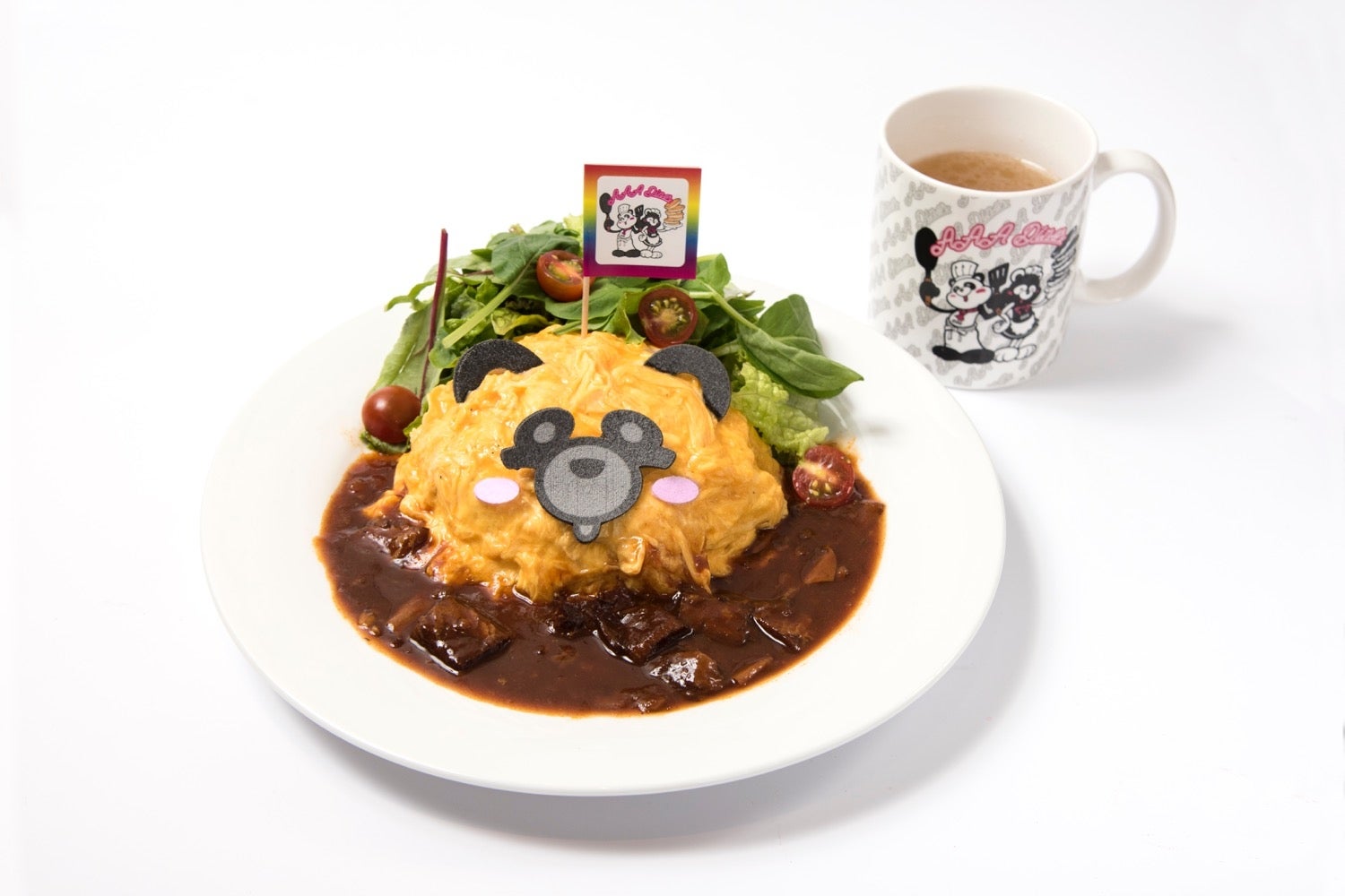 「ふわふわ卵え～パンダの-LEAP OVER-オムライス～デミグラスソース～」※マグカップ付き￥1580 （税抜）／画像提供：THE GUEST cafe＆diner