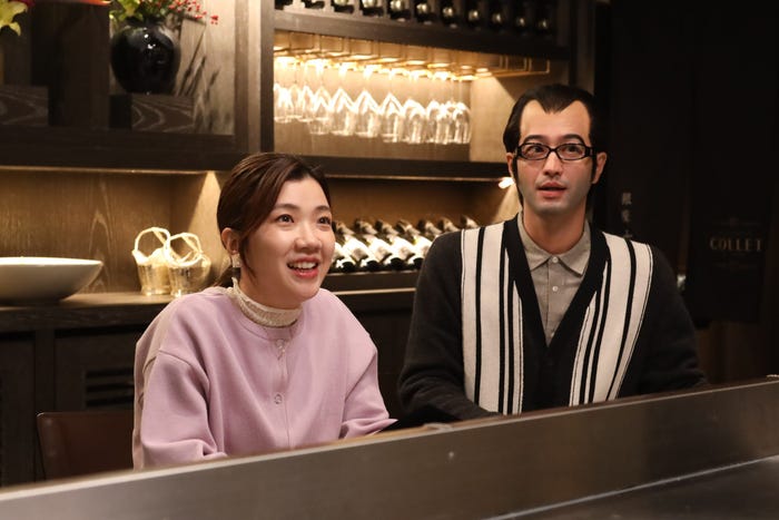 福田麻貴、竹財輝之助「婚活1000本ノック」第2話より(C)フジテレビ