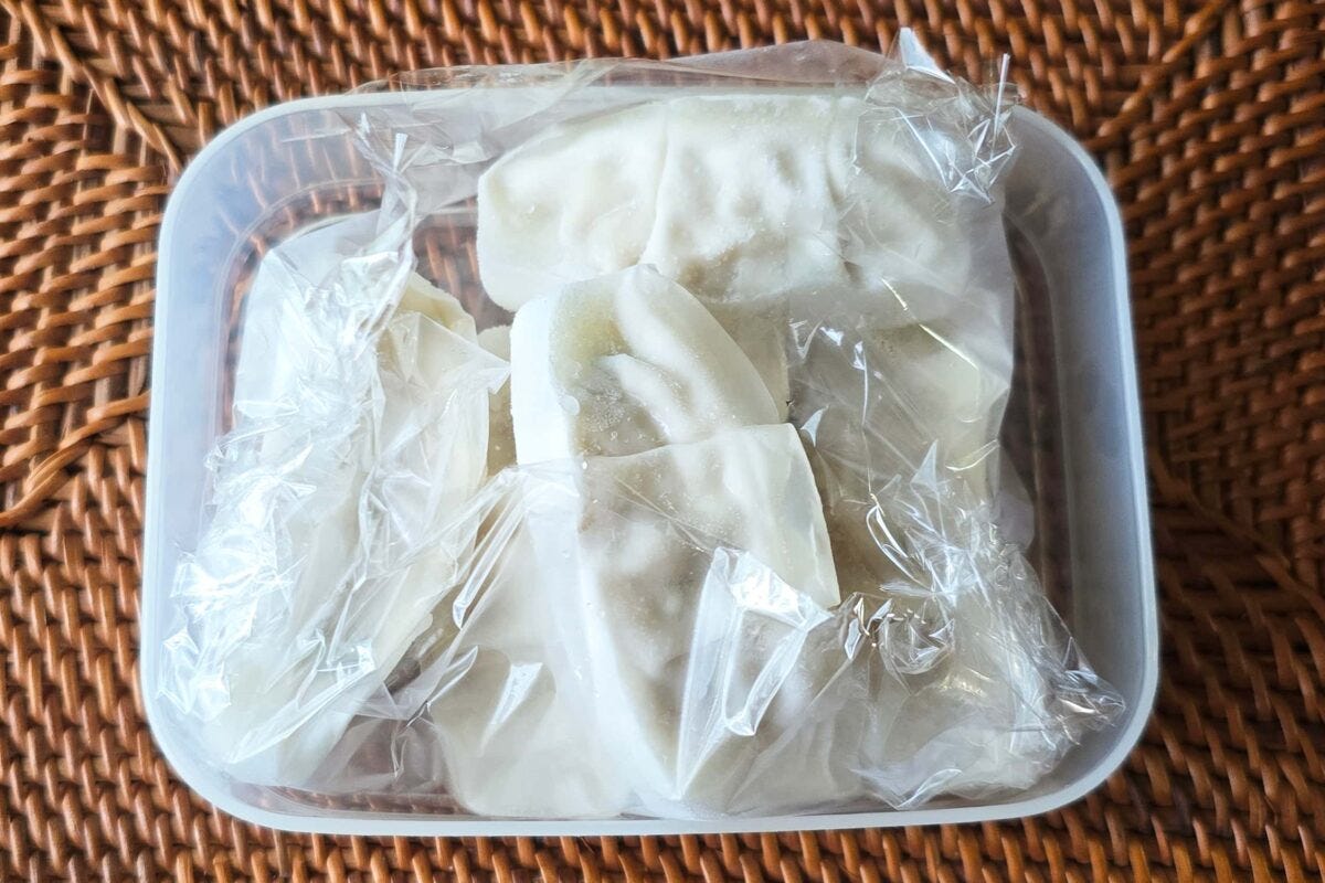 ピーマンに冷凍餃子