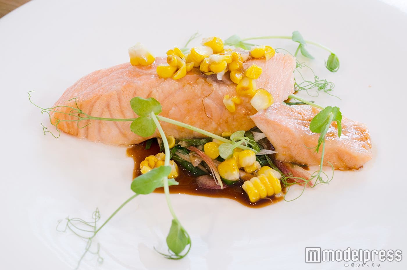 ココットで焼きあげた「カルピス」仕込みの西京味噌焼き(サーモンとコーン)