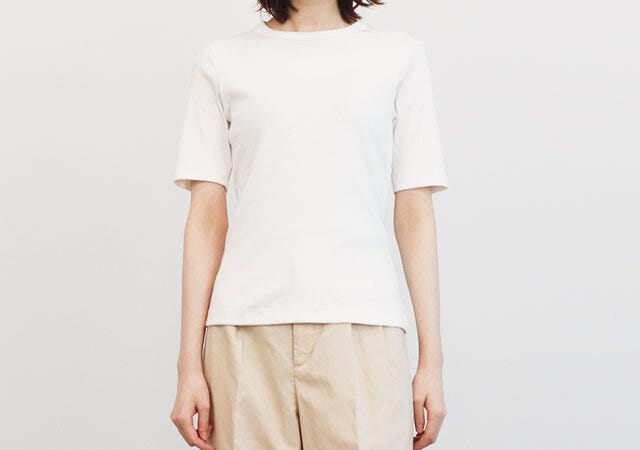ユニクロ　トップス　半袖　Tシャツ