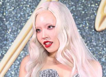 ちゃんみな 全身シャネルで原宿へ「ほんとに可愛すぎる♥」「ビジュ爆発」足元までおしゃれすぎるっ！「過去一ビジュ」「完全体」