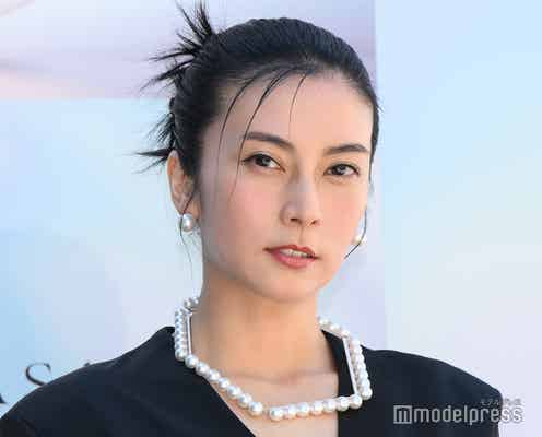 柴咲コウ、チュールから美脚透ける 裏方としての仕事に意気込みも【TASAKI FLOATING SHELL】