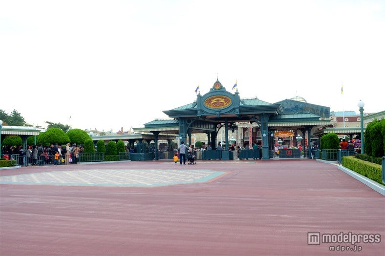 東京ディズニーランドのエントランス