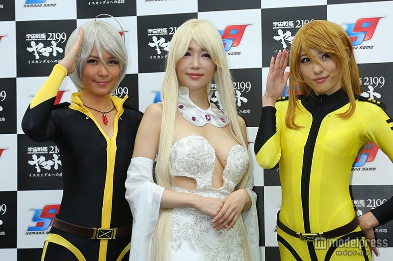 森下悠里（中央）