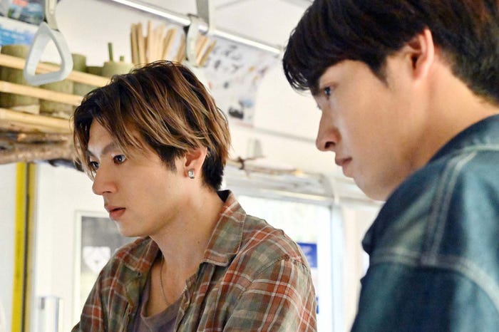 山田裕貴、赤楚衛二「ペンディングトレイン―8時23分、明日 君と」第6話より(C)TBS