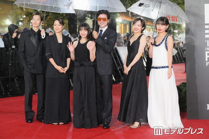 塩野瑛久、深川麻衣、岸井ゆきの、浅野忠信、森田望智、岨手由貴子(C)モデルプレス