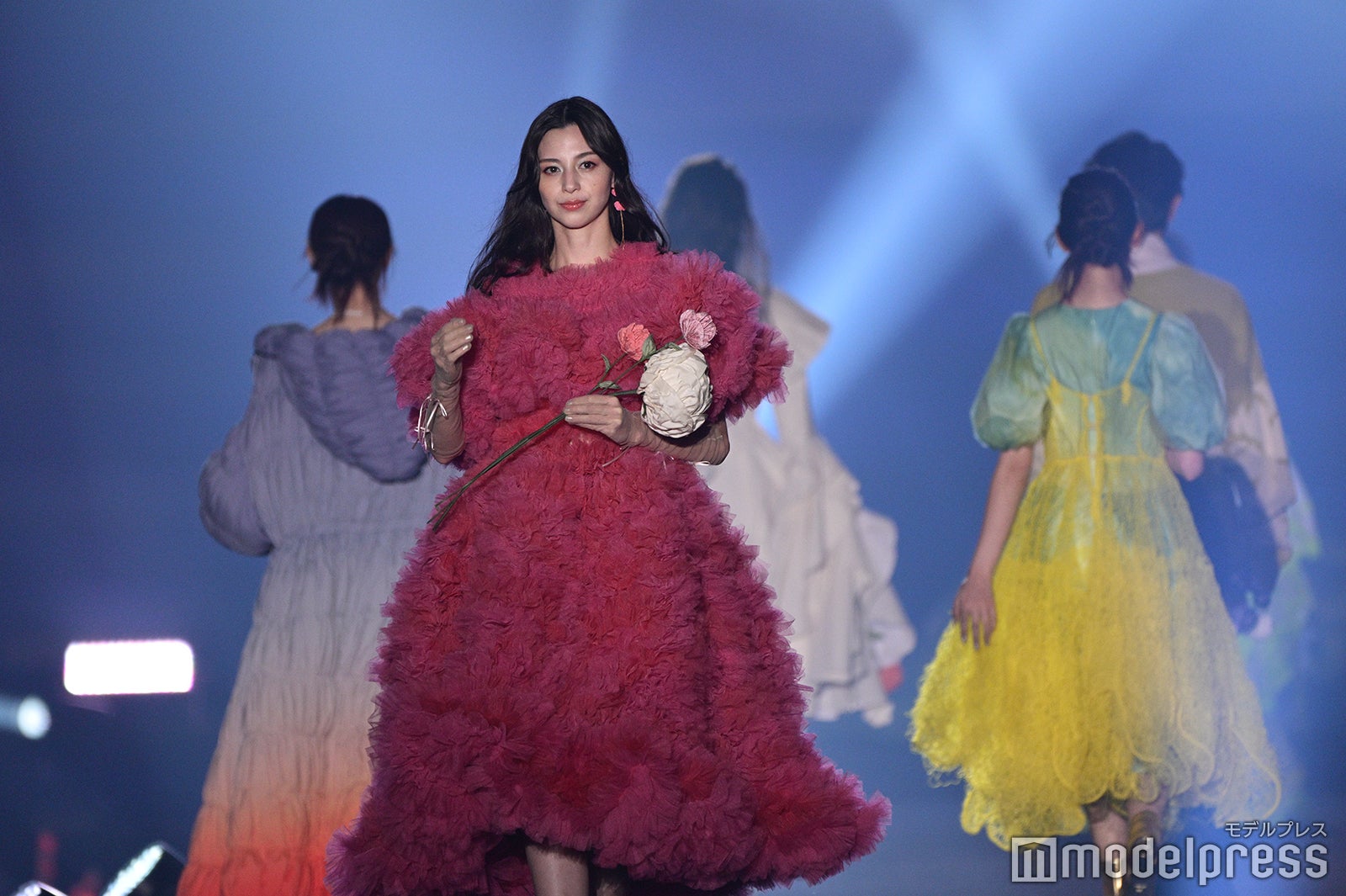 （C）モデルプレス