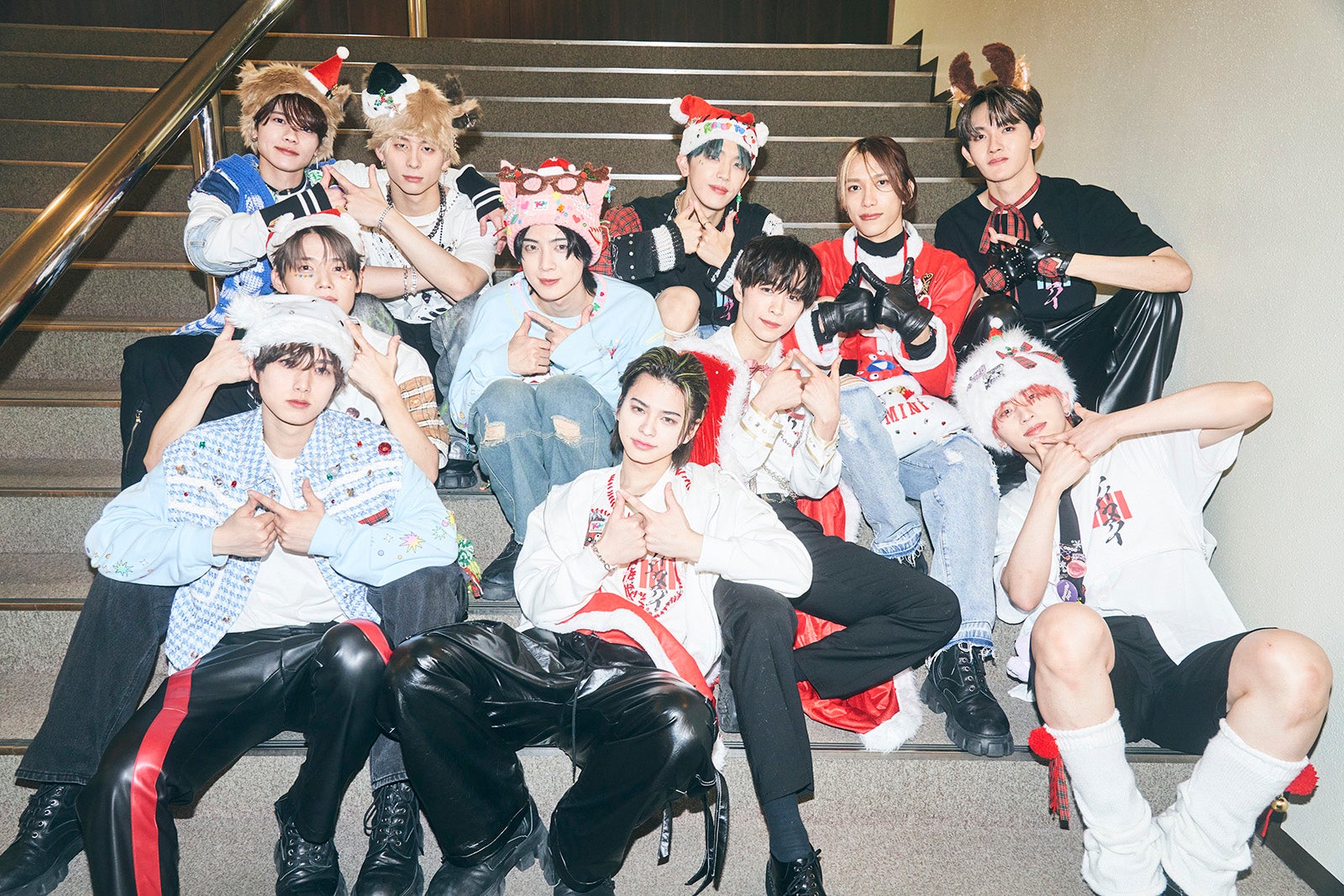 INI、クリスマス衣装で自身最大規模の全国アリーナツアー完走「どんどん大きな夢が叶っている」