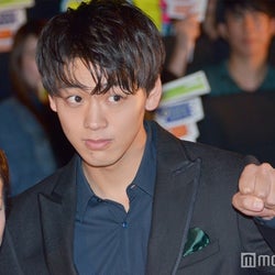 竹内涼真の女装に会場どよめく 唐沢寿明 窪田正孝も やっていいよ と後押し モデルプレス