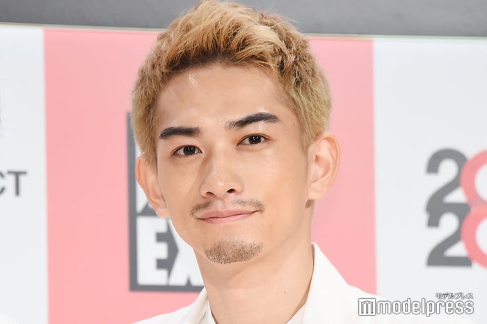 町田啓太 金髪 ヒゲ姿に大胆イメチェン 鈴木伸之 気になって 突っ込む 勇者のために鐘は鳴る モデルプレス 町田啓太 金髪 ヒゲ姿に大胆イメチェン 鈴木伸之 気になって 突っ込む 勇者のために鐘は鳴る モデルプレス