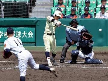 東北は22年ぶりの8強入りならず 継投策実らず中盤までに6失点