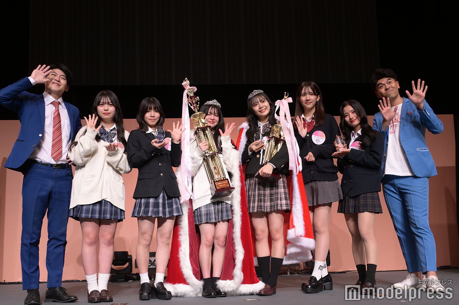 有輝、真心さん、あいるさん、リアさん、りんたんさん、ゆらさん、のなさん、卓也（C）モデルプレス