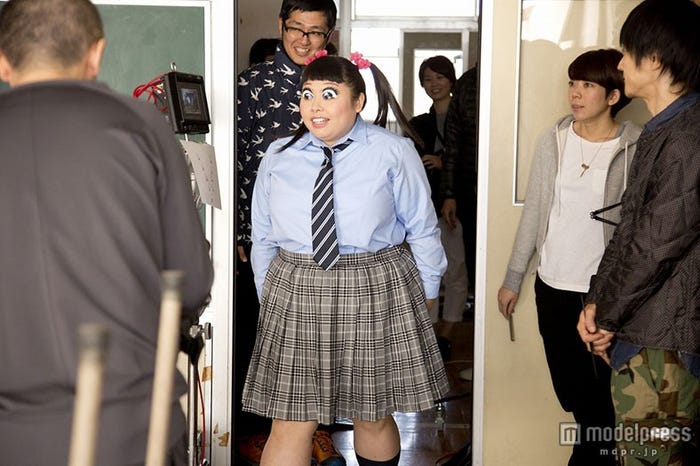 渡辺直美(中央)